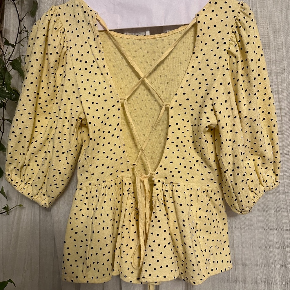 Urban Outfitters Open back Blouse 100% cotton